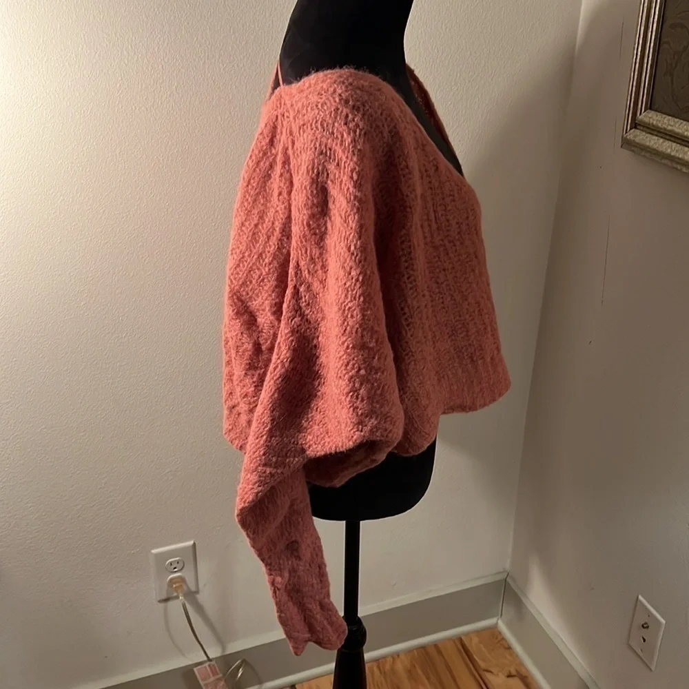 Free People Moonbeam slouchy extra wide Very low V neck alpaca sweater Sz M crop
